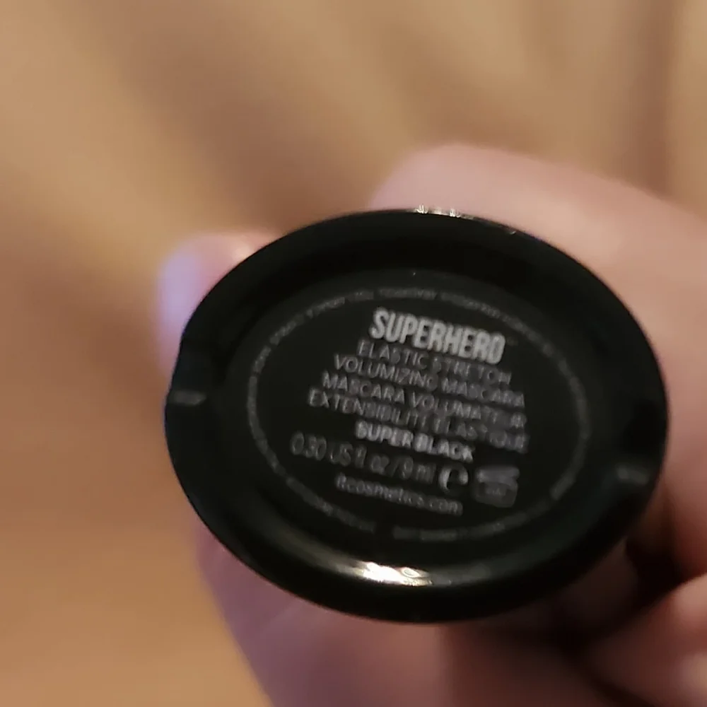 IT Cosmetics Superhero Elastic Stretch Volumizing Mascara